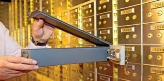 Bank Locker Rule : इन मामलों में बैंक नहीं लेता जिम्मेदारी, यहां जानें नियम Bank Locker Rule : इन मामलों में बैंक नहीं लेता जिम्मेदारी, यहां जानें नियम