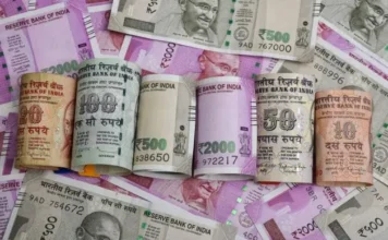 Post Office हुआ मेहरबान, नौकरीपेशा वालों को एक्स्ट्रा कमाई का मौका , जानिए पूरी डिटेल Post Office हुआ मेहरबान, नौकरीपेशा वालों को एक्स्ट्रा कमाई का मौका , जानिए पूरी डिटेल