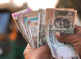 Bank FD Rates Update : ये 5 बैंक 3 साल की FD पर दे रहे हैं 9% तक ब्याज..फटाफट चेक करे Bank FD Update : इस बैंक ने FD पर ब्याज दर में संशोधन किया है, चेक करें ब्याज दर