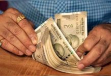 FD Interest rates Hike : ये बैंक दे रहा 180 दिनों की FD पर 6.50% का तगड़ा ब्याज, इन्वेस्ट करने का बेस्ट मौका Saving Scheme : यहां करें निवेश तो हर महीने मिलेगा 20,000 रुपये तक का रिटर्न