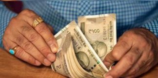 Saving Scheme : यहां करें निवेश तो हर महीने मिलेगा 20,000 रुपये तक का रिटर्न Saving Scheme : यहां करें निवेश तो हर महीने मिलेगा 20,000 रुपये तक का रिटर्न