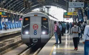 Delhi Metro Timing : दिल्ली मेट्रो और DTC बसों का बदला समय, जानिए किस टाइम से चलेगी पहली मेट्रो Delhi Metro Timings Change : DMRC ने येलो लाइन पर चलने वाली मेट्रो का समय बदला, यहां देखें नई टाइमिंग