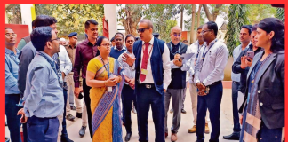 Bihar Teachers Duty Hours : सरकारी स्कूलों में पढ़ाई को लेकर केके पाठक दिया एक और ऑर्डर, अब इतने घंटे करनी होगी ड्यूटी Bihar Teachers Duty Hours : सरकारी स्कूलों में पढ़ाई को लेकर केके पाठक दिया एक और ऑर्डर, अब इतने घंटे करनी होगी ड्यूटी