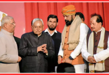 Bihar Politics : 2025 का चुनाव नीतीश कुमार के नेतृत्व में लड़ेगी BJP, पार्टी का बड़ा ऐलान Bihar Politics : 2025 का चुनाव नीतीश कुमार के नेतृत्व में लड़ेगी BJP, पार्टी का बड़ा ऐलान