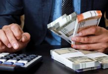 Cash limit at home : घर में इस लिमिट से ज्यादा मिला कैश तो इनकम टैक्स विभाग करेगा कार्रवाई, जानिये नियम Cash limit at home : घर में इस लिमिट से ज्यादा मिला कैश तो इनकम टैक्स विभाग करेगा कार्रवाई, जानिये नियम