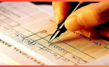 Cheque Signature Rules : इस प्रकार के चेक के पीछे हस्ताक्षर करना बहुत महत्वपूर्ण है, चेक करें डिटेल्स Cheque Signature Rules : इस प्रकार के चेक के पीछे हस्ताक्षर करना बहुत महत्वपूर्ण है, चेक करें डिटेल्स