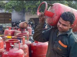 Free Gas Cylinders : इस दिवाली फ्री गैस सिलेंडर कैसे पाएं? घर बैठे ऐसे करें अप्लाई