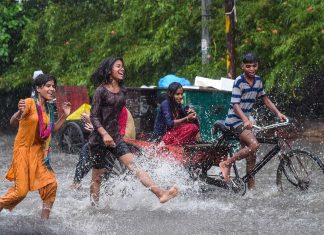 IMD Rainfall Alert : 5 दिन तक 12 राज्यों में होगी भारी बारिश, जानें अपने राज्य में मौसम का हाल IMD Rainfall Alert : 5 दिन तक 12 राज्यों में होगी भारी बारिश, जानें अपने राज्य में मौसम का हाल
