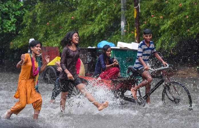 IMD Rainfall Alert : 5 दिन तक 12 राज्यों में होगी भारी बारिश, जानें अपने राज्य में मौसम का हाल