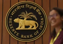 Cash Payment Rules: RBI ने कैश पेमेंट को लेकर बैंकों के लिए सख्त किए नियम, 1 नवंबर से होंगे लागू Cash Payment Rules: RBI has tightened the rules for banks regarding cash payment, will be implemented from November 1