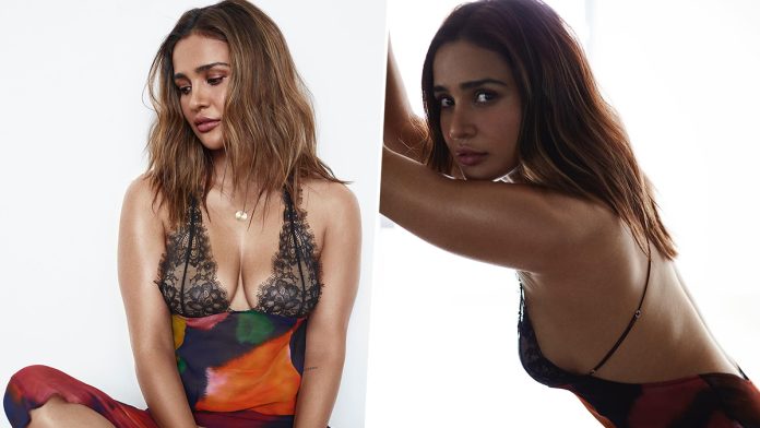 Aisha Sharma ने पार की बोल्डनेस की सारी हदें, ट्रांसपेरेंट ड्रेस में कैमरे के सामने दिए बोल्ड पोज