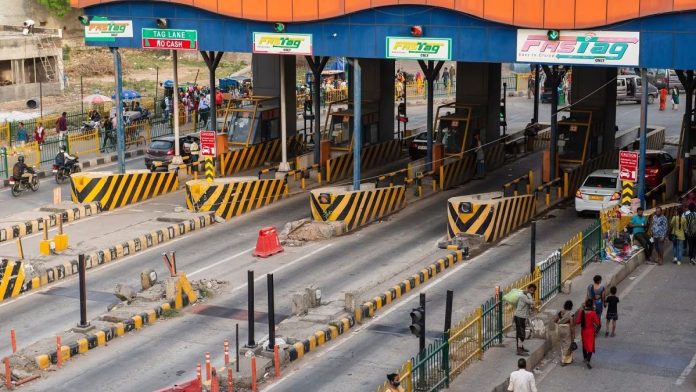 New Toll Charges : इस एक्सप्रेस पर यात्रा करना हुआ महंगा, अब देना होगा इतना टोल टैक्स