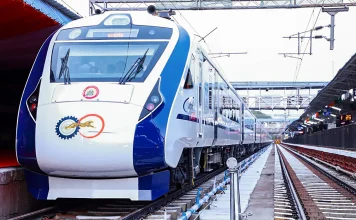 Vande Bharat Train Update : इन 3 रूट्स पर शुरू हो गई है वंदे भारत, यहां देखें टाइम-टेबल और रूट चार्ट Vande Bharat Train Update : इन 3 रूट्स पर शुरू हो गई है वंदे भारत, यहां देखें टाइम-टेबल और रूट चार्ट
