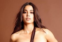 Janhvi Kapoor ने बढ़ाया इंटरनेट का पारा, एक्ट्रेस ने भीगे बदन में दिए ऐसे-ऐसे पोज…देखकर बेकाबू हुए फैंस Janhvi Kapoor ने बढ़ाया इंटरनेट का पारा, एक्ट्रेस ने भीगे बदन में दिए ऐसे-ऐसे पोज…देखकर बेकाबू हुए फैंस