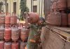 LPG Cylinder: दिवाली से पहले महिलाओं को मुफ्त में LPG सिलेंडर देगी सरकार, ऐसे करें आवेदन LPG Cylinder: दिवाली से पहले महिलाओं को मुफ्त में LPG सिलेंडर देगी सरकार, ऐसे करें आवेदन