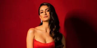 Shweta Tiwari की बेटी ने बोल्डनेस दिखाने के लिए कराया ऐसा फोटोशूट, स्टाइलिश स्कर्ट पर टिकीं रह गईं निगाहें Shweta Tiwari की बेटी ने बोल्डनेस दिखाने के लिए कराया ऐसा फोटोशूट, स्टाइलिश स्कर्ट पर टिकीं रह गईं निगाहें
