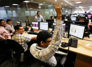 Government Employees Retirement Age : सरकारी कर्मचारियों की रिटायरमेंट उम्र को लेकर आई बड़ी खबर, डिटेल्स में जाने Retirement Age Update : अब सिर्फ इतने साल ही नौकरी कर सकेंगे सरकारी कर्मचारी, चेक करें डिटेल्स