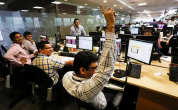 Government Employees Retirement Age : सरकारी कर्मचारियों की रिटायरमेंट उम्र को लेकर आई बड़ी खबर, डिटेल्स में जाने Retirement Age Update : अब सिर्फ इतने साल ही नौकरी कर सकेंगे सरकारी कर्मचारी, चेक करें डिटेल्स