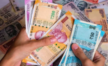 Bank FD Rate : FD में करना है इन्वेस्ट तो ये रहे 10 शानदार ऑप्शन, यहां मिलेगा 9.60% तक ब्याज, जानिए डिटेल्स Bank FD Rate : FD में करना है इन्वेस्ट तो ये रहे 10 शानदार ऑप्शन, यहां मिलेगा 9.60% तक ब्याज, जानिए डिटेल्स