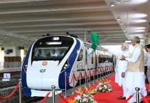 Delhi to Kashmir Vande Bharat : कश्मीर को सीधे दिल्ली से जोड़ेगी वंदे भारत एक्सप्रेस, पीएम मोदी करेंगे उद्घाटन Delhi to Kashmir Vande Bharat : कश्मीर को सीधे दिल्ली से जोड़ेगी वंदे भारत एक्सप्रेस, पीएम मोदी करेंगे उद्घाटन