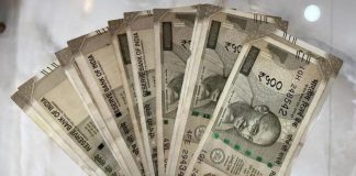 Gratuity Limit Hike: सरकार ने कर्मचारियों की सेवानिवृत्ति और मृत्यु ग्रेच्युटी सीमा बढ़ाकर 25 लाख रुपये कर दी है Gratuity Limit Hike: सरकार ने कर्मचारियों की सेवानिवृत्ति और मृत्यु ग्रेच्युटी सीमा बढ़ाकर 25 लाख रुपये कर दी है