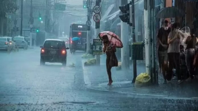 Heavy Rains Alert : चक्रवाती तूफान आने के आसार, इन राज्यों में आंधी-तूफान और बारिश का अलर्ट