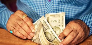 Income Tax Notice : बैंक खाते में कैश जमा और निकासी पर भी आ सकता है इनकम टैक्स नोटिस! भूलकर भी न करें ये गलती Income Tax Info. : बैंक खाते में कैश जमा और निकासी पर भी आ सकता है इनकम टैक्स नोटिस! भूलकर भी न करें ये गलती