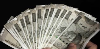 8th Pay Commission : किस राज्य कर्मचारी का वेतन सबसे पहले बढ़ेगा? जानिए विस्तृत जानकारी DA Hike : इस राज्य के कर्मेंमचारियों के लिए बड़ी खुशखबरी! बढ़ गया महंगाई भत्ता, केंद्र वालों का इंतजार अभी भी जारी