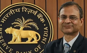 RBI News Updates! RBI ने रातों-रात लगा दी पाबंदियां! सुबह से ही जमाकर्ताओं की कतारें, क्या आपका भी है ‘इस’ बैंक में खाता? RBI को किन 3 बैंकों पर सबसे ज़्यादा भरोसा है? क्या आपका बैंक भी उनमें से एक है?
