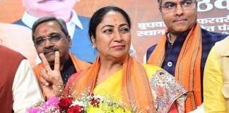 Rekha Gupta New CM of Delhi : 29 लाख के गहने, 72 लाख की सेविंग्स, कितनी अमीर हैं रेखा गुप्ता Rekha Gupta New CM of Delhi : 29 लाख के गहने, 72 लाख की सेविंग्स, कितनी अमीर हैं रेखा गुप्ता