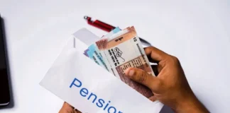 EPFO Pension : 10 साल भी की है नौकरी, तो मिलेगी इतने हजार की पेंशन, यहाँ जानें EPFO Pension : 10 साल भी की है नौकरी, तो मिलेगी इतने हजार की पेंशन, यहाँ जानें