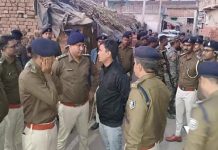 Bihar Breaking News! बिहार के जमुई में तनाव के बाद दो दिनों के लिए इंटरनेट सेवा बंद, 100 लोगों पर FIR, 8 लोग गिरफ्तार Bihar Breaking News! बिहार के जमुई में तनाव के बाद दो दिनों के लिए इंटरनेट सेवा बंद, 100 लोगों पर FIR, 8 लोग गिरफ्तार