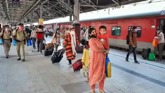 Indian Railway Rules Changed : Railways ने बदले एंट्री-एग्जिट नियम, जान लें वरना पड़ सकती है परेशानी