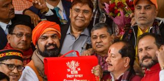 Bihar Budget 2025 : 3.15 लाख करोड़ के साथ ऐतिहासिक बजट हो सकता है पेश, इन सेक्टर्स पर होगा फोकस Bihar Budget 2025 : 3.15 लाख करोड़ के साथ ऐतिहासिक बजट हो सकता है पेश, इन सेक्टर्स पर होगा फोकस