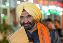 Delhi New Rules: 31 मार्च के बाद 15 साल पुरानी गाड़ियों को नहीं मिलेगा पेट्रोल-डीजल, बीजेपी सरकार का बड़ा फैसला Delhi New Rules: 31 मार्च के बाद 15 साल पुरानी गाड़ियों को नहीं मिलेगा पेट्रोल-डीजल, बीजेपी सरकार का बड़ा फैसला