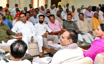 MLAs Salary Hike : इस राज्य में विधायकों की सैलरी हुई दोगुनी, जानें किस राज्य में सबसे ज्यादा तनख्वाह ले रहे हैं MLA MLAs Salary Hike : इस राज्य में विधायकों की सैलरी हुई दोगुनी, जानें किस राज्य में सबसे ज्यादा तनख्वाह ले रहे हैं MLA