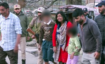 Pahalgam Terror Attack : पहलगाम हमला में बिहार के IB अधिकारी की भी मौत, 3 भाई में सबसे बड़े थे मनीष रंजन Pahalgam Terror Attack : पहलगाम हमला में बिहार के IB अधिकारी की भी मौत, 3 भाई में सबसे बड़े थे मनीष रंजन