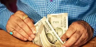 Cash Deposit Limit : How much cash can be deposited in a bank account at one time? Most people do not know this Cash Deposit Limit : How much cash can be deposited in a bank account at one time? Most people do not know this