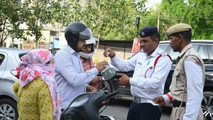 New Traffic Rules! Pay the outstanding challan of the vehicles immediately, otherwise RC can be cancelled, DL will also be cancelled; Read full details New Traffic Rules! Pay the outstanding challan of the vehicles immediately, otherwise RC can be cancelled, DL will also be cancelled; Read full details