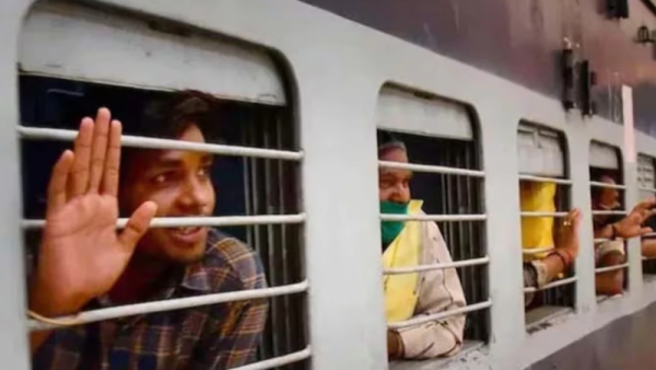 The second change which is going to be implemented from the beginning of July is related to the passengers traveling through Indian Railways and under this, after a long time, the increase in train ticket (Train Fare Hike) is going to be implemented from July 1, 2025. In this, it has been announced to increase the fare of 1 paisa per kilometer in non-AC mail and express trains, while 2 paisa per kilometer in AC class. There will be no change in the prices of second class train tickets for travel up to 500 km, if the distance is more than 500 km, then half a paisa will have to be paid per kilometer. 