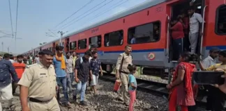 Bihar Breaking News! बिहार में ट्रेन के पहिया में आग से अफरा तफरी, नई दिल्ली से दरभंगा जा रही थी ट्रेन Bihar Breaking News! बिहार में ट्रेन के पहिया में आग से अफरा तफरी, नई दिल्ली से दरभंगा जा रही थी ट्रेन