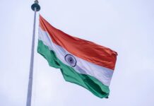 वंदे भारत एक्सप्रेस के केटरर पर 50 लाख रुपये का जुर्माना वंदे भारत एक्सप्रेस के केटरर पर 50 लाख रुपये का जुर्माना