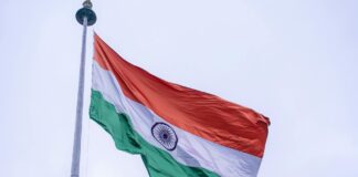 वंदे भारत एक्सप्रेस के केटरर पर 50 लाख रुपये का जुर्माना वंदे भारत एक्सप्रेस के केटरर पर 50 लाख रुपये का जुर्माना