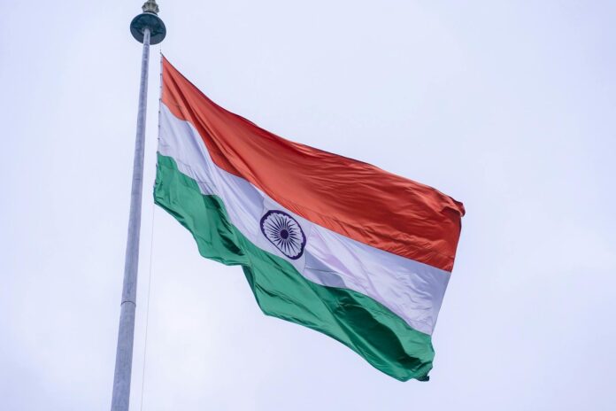 वंदे भारत एक्सप्रेस के केटरर पर 50 लाख रुपये का जुर्माना वंदे भारत एक्सप्रेस के केटरर पर 50 लाख रुपये का जुर्माना