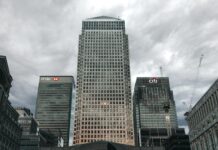 एचडीएफसी बैंक के अध्यक्ष ने इस्तीफा दिया एचडीएफसी बैंक के अध्यक्ष ने इस्तीफा दिया