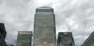 एचडीएफसी बैंक के अध्यक्ष ने इस्तीफा दिया एचडीएफसी बैंक के अध्यक्ष ने इस्तीफा दिया