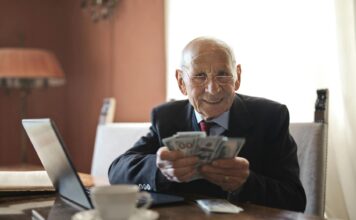 रिटायरमेंट एज न्यूज: दिल्ली हाईकोर्ट का बड़ा फैसला रिटायरमेंट एज न्यूज: दिल्ली हाईकोर्ट का बड़ा फैसला