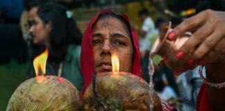 नीतीश कुमार: बिहार के वरिष्ठ राजनेता की वापसी नीतीश कुमार: बिहार के वरिष्ठ राजनेता की वापसी