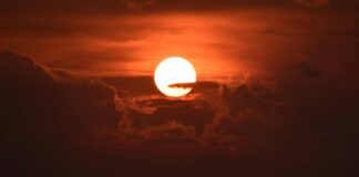 बिहार मौसम पूर्वानुमान: 40 किमी प्रति घंटे की रफ्तार से हवा, तूफान का अलर्ट जारी बिहार मौसम पूर्वानुमान: 40 किमी प्रति घंटे की रफ्तार से हवा, तूफान का अलर्ट जारी