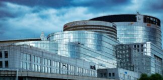 एचडीएफसी बैंक पर निगरानी बढ़ी एचडीएफसी बैंक पर निगरानी बढ़ी